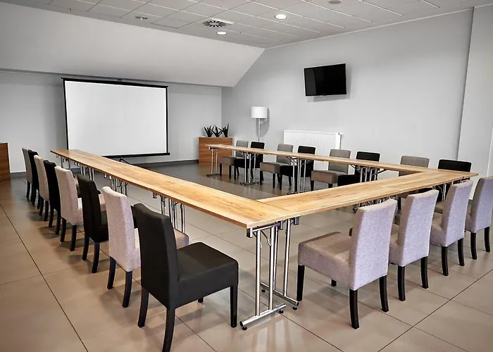 马拉松酒店 3* Szamotuły